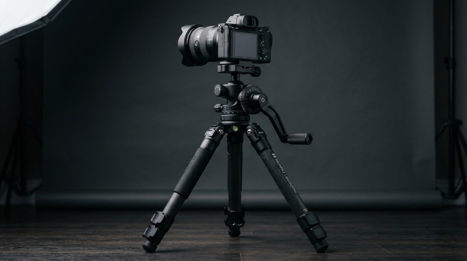 geared center column tripod